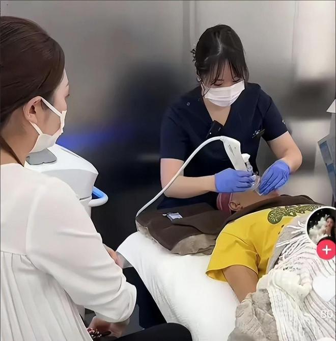 曝光脸色发黑引发担忧金龟子美容很享受麻将胡了试玩61岁王宁日本换血手术(图3)